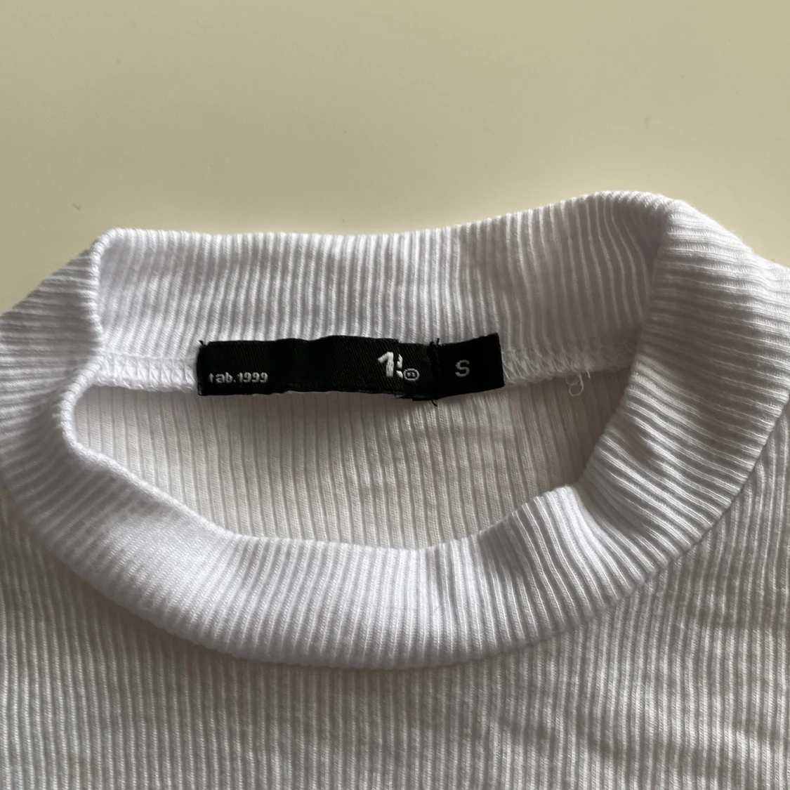 Ribstickad tröja  - 91