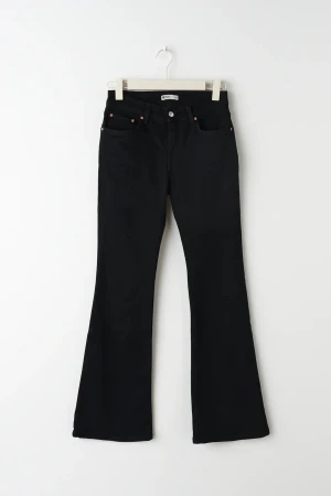 low waist bootcut jeans - oanvända i storlek 34. Som nya