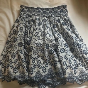 Spetskjol - Oanvänd