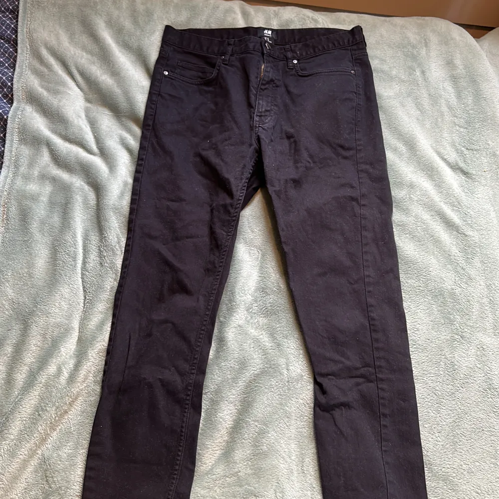 Jeans från HM, Helt nya Skinny fit  Storlek 32. Jeans & Byxor.