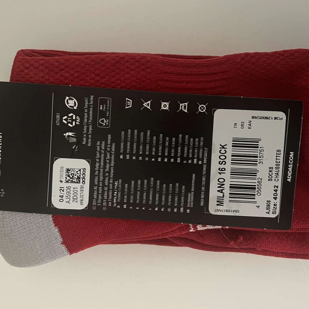 Röd Adidas strumpor - Adidas | Plick Second Hand