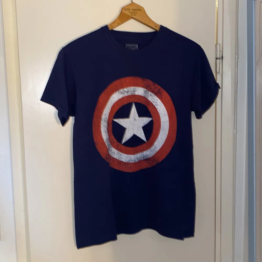 Äkta Marvel T-shirt. Använd en gång. I nyskick. . T-shirts.