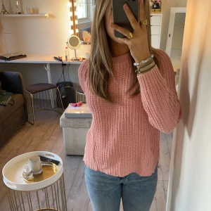 Stickad tröja - Superfin stickad tröja från Lindex! Använd några gånger och i helt okej skick💗Använd gärna köp nu knappen!