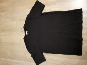 Volt tshirt - The glory days tshirt köpt från volt, jävligt bra material och kvalité. 9/10 skick, inga fel men har signs of use