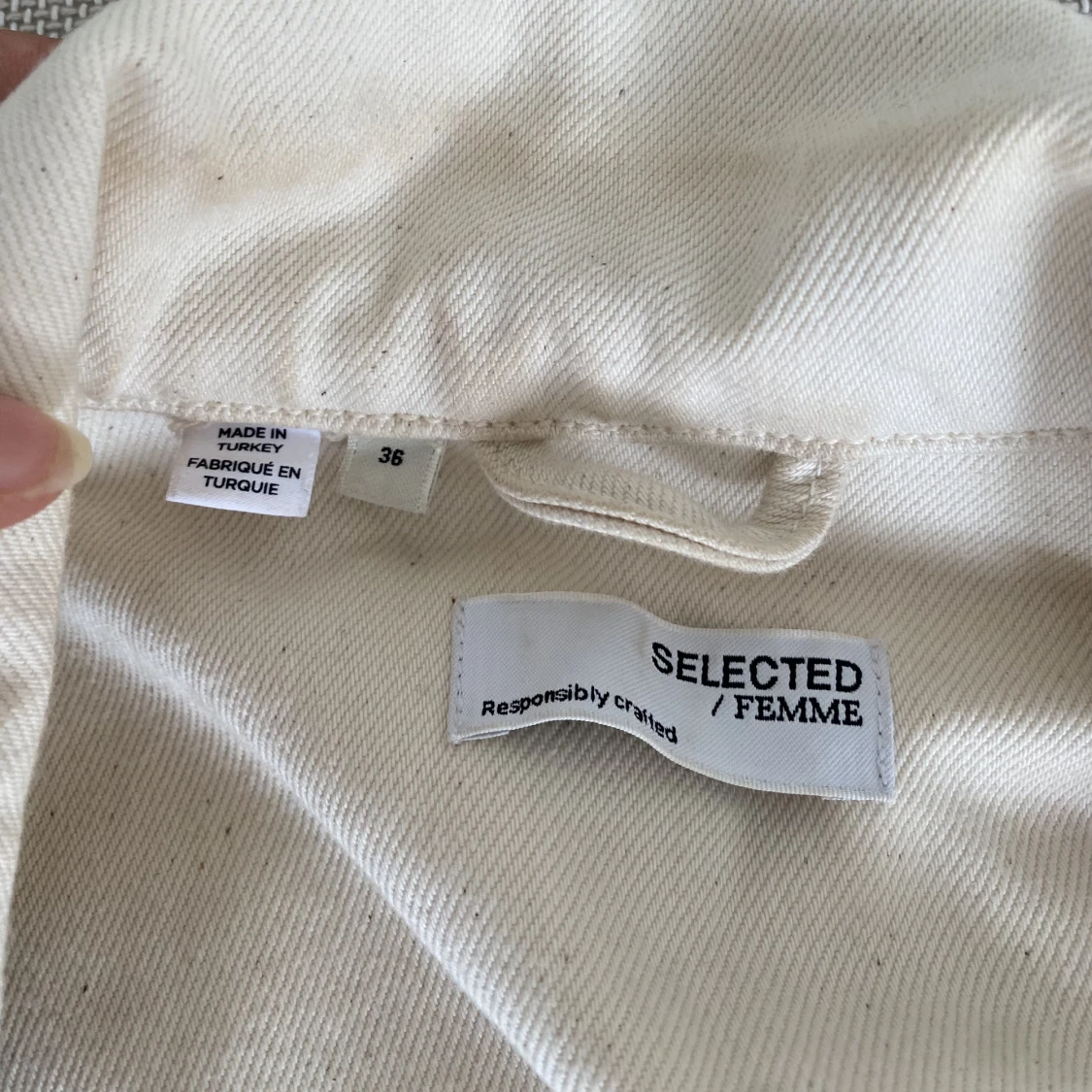 Vit jacka med fickor  - 90