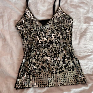 Glitter topp - Guld glitter topp med mesh✨⭐️