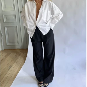 Favorite Pants Black - Säljer mina älskade djerfavenue kostym byxor i svart! De är verkligen helt fantastiska men måste köpa versionen då de är något korta på mig som är 175cm. Nypris: 1500kr (priset är diskuterbart vid snabb affär)