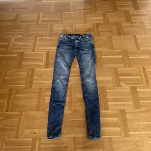 Jeans - Blå jeans. Använd fåtalet gånger 
