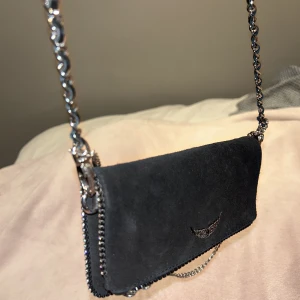 Zadig väska, knappt använd - Liten Zadig väska i nyskick. Frakt eller upphämtning.