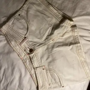 Hellokitty shorts Andvänt 2-4 ggr   80 cm midjemått!