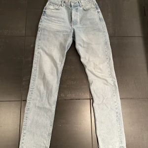 Gina tricot Jeans - Super fina raka jeans i storlek 36. Köpt från Gina tricot för 599kr