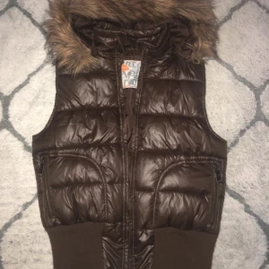 Brun jacka - Bra skick, passar inte mig bara😇