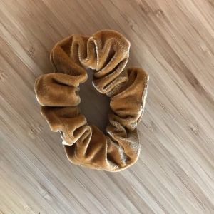 Hårband  - Jag hoppas att du som kund blir nöjd med hårbandet!💗