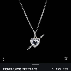 Maria nilsdotter - Säljer detta halsband, knappt använt då ja vill ha den med en röd diamant istället🥰