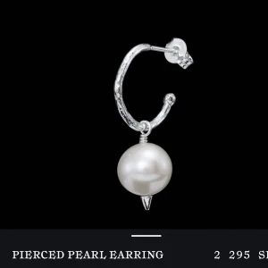 Maria Nilsdotter örhänge dop - Säljer detta trendiga maria nilsdotter örhänge, säljer men kan även tänka mig att byta💕