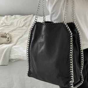 Ti amo väska  - Väska från Ti Amo perfekt till skolstart!! Nypris 599, mitt pris 400!🤍