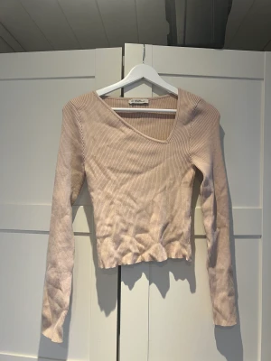 Chiquelle tröja 🫶🏽 - Storlek s. Så fin. Knappt använd.  Försten till kvarn. Klicka gärna på köp nu ❤️