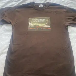 Brun vintage tshirt från beyond retro. Oversized. Knappt använd.