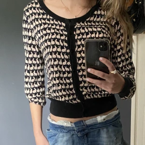 Kofta - Så söt kofta med kaniner på! 🥰❤️