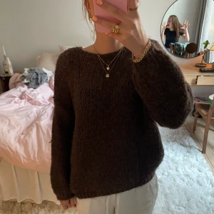 Stickad tröja - Super snygg stickad tröja från only 💗 knappt använd