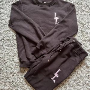 Lucid Lines Og Tracksuit - Använda fåtal gånger  Nypris 1000kr