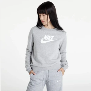 Nikesweatshirt - Säljer denna fina niketröja då den inte kommer till användning. Superbra skick. Nypris mellan 450-600kr❤️pris kan diskuteras 