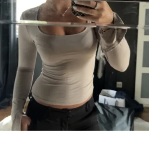 Topp  - Söt topp från Gina, bra skick 