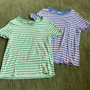 T shirts - Två t shirts från monki i jätte skönt material och toppen skick! 1st för 50 och 2st för 100❤️hör av er vid frågor eller vid köp🫶🏼