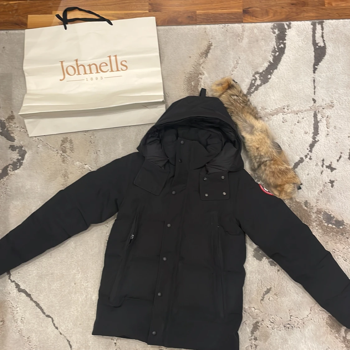 Säljer canada gosse jacka