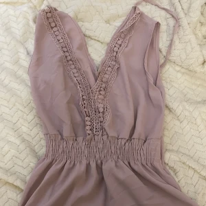 Blus -  Rosa blus. Använd en gång. I bra skick. Stor i storlek
