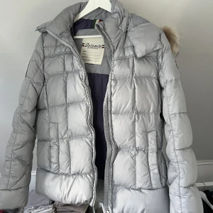 Dolomite - Jacka ifrån Dolomite. Strl M men passar L perfelt till vintern, 750kr + frakt 