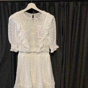 Romantisk studentklänning - Helt ny klänning perfekt för studenten