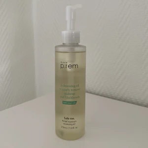 Make P:rem Safe Me Relief Moisture Cleansing Oil - Inköpt 28 september, använd 3-4 gånger. Passade inte alls min hudtyp.  Säljer den för 150kr. Ord.pris: 329kr. ✨ 