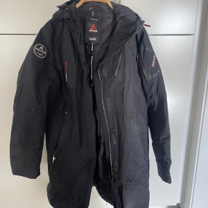 Vinterjacka  - Vinterjacka från 8848. En riktigt varm och bra vinterjacka i mycket gott skick 