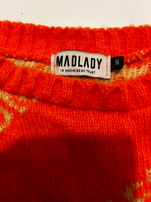 Stickad tröja  - Varm och skön. Fint skick