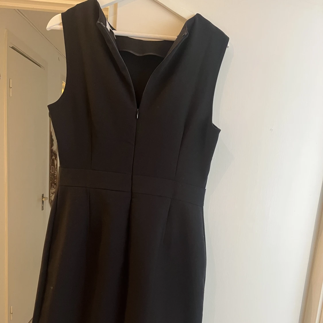 Enkel svart klänning  - 90