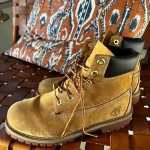 Timberland kängor i mkt fint skick.