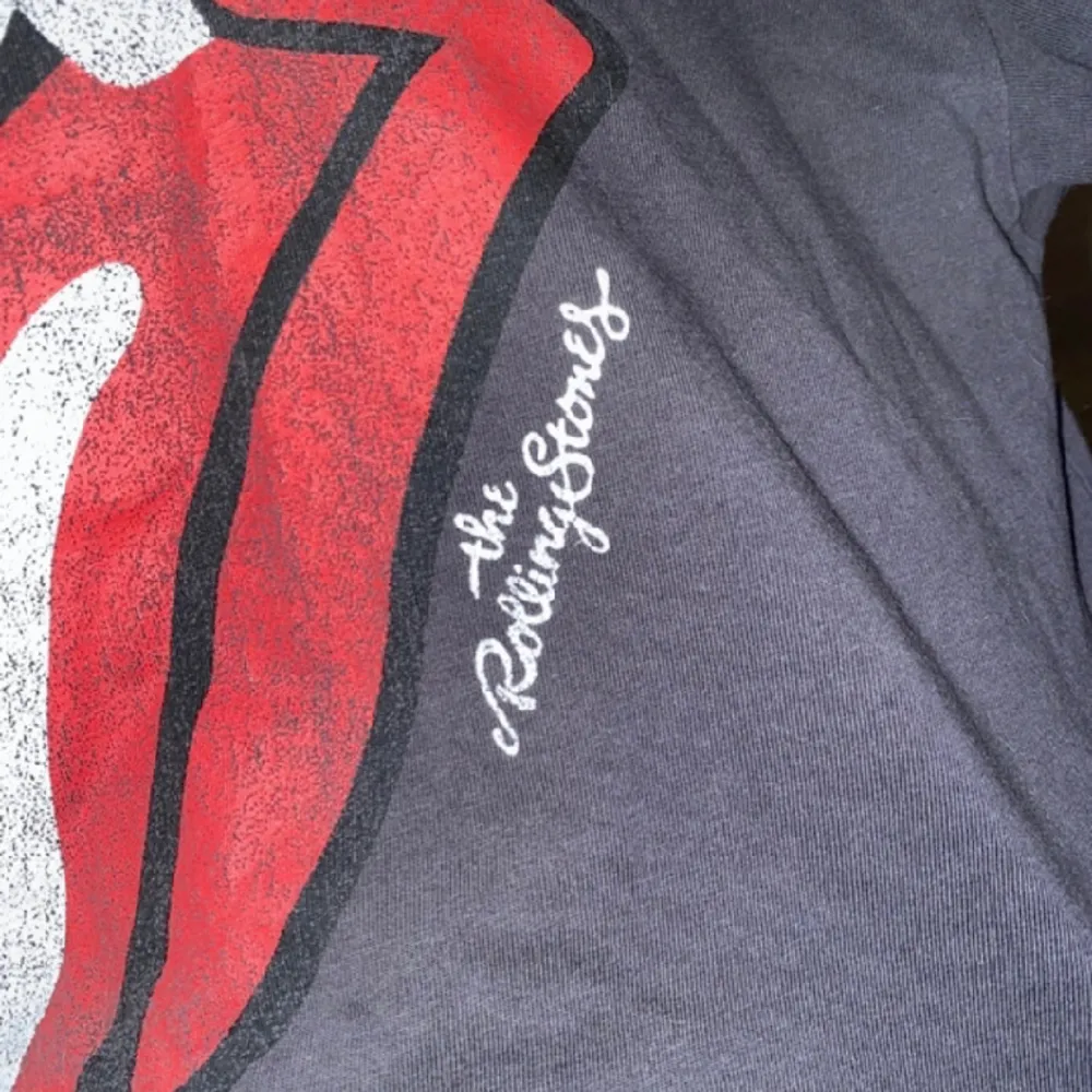 Tröj smed Rolling Stones tryck i storlek Xs men är lite Oversize. T-shirts.