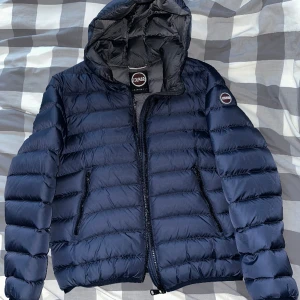 Colmar jacka herr - Colmar jacka i storlek 48. Skulle beskriva den som storlek M. Som nytt skick 
