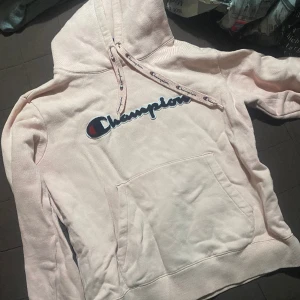 Champion tröja! - Märkes tröja i väldigt fin skick!