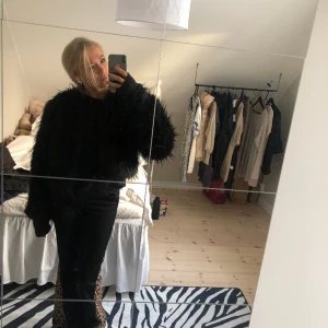 Pälsjacka - Fin pälsjacka i bra skick🥰⭐️