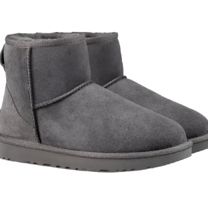 Gråa uggs - Fina skor som liknar uggs för flera bilder skriv privat