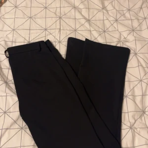 Kostymbyxor  - Säljer för dom inte kommer till användning 