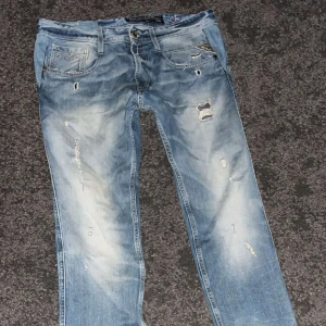 Replay anbass  - Strorlek 32/32 9/10 skick!  Hör av er vid funderingar