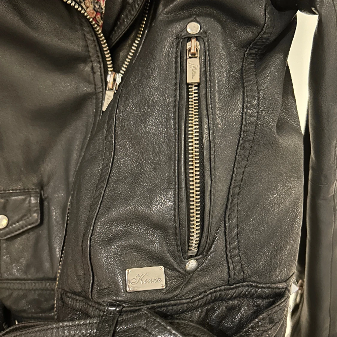 Skinnjacka jofama  - 91