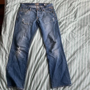 Jack and jones vintage jeans - Väl använda, snygga distressed jeans