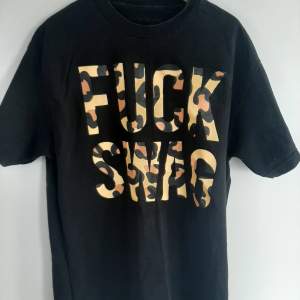 T-shirt av streetwear märket Black Scale. Köpt i USA.