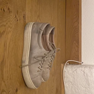 Skor - Ett par gamla skor i strl 40 som inte används längre