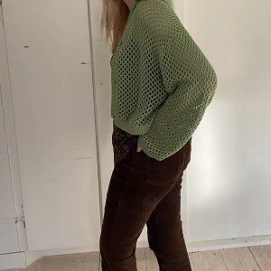 Kofta - Grön kofta i storlek S från H&M. Kontakta mig vid köp eller frågor💛