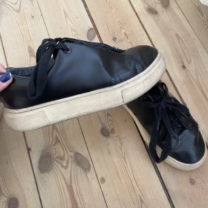 Eytys - Väldigt snygga eytys som jag skulle kunna tänka mig att byta mot ett par andra annars säljer jag🥰pris kan diskuteras💕